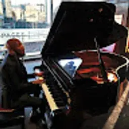 chuckssolopiano